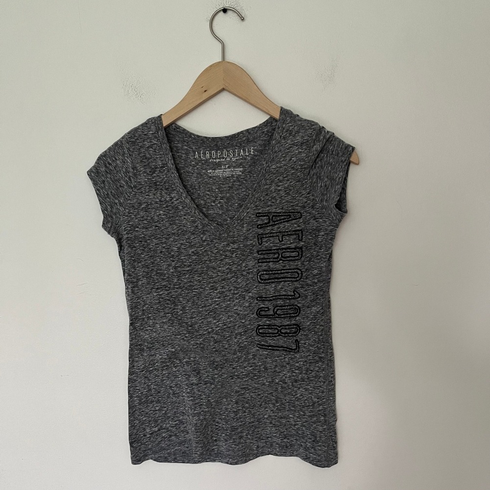 Aeropostale Womens Gray V-Neck Graphic T-Shirt Aero 1987 Glitter y2k Small